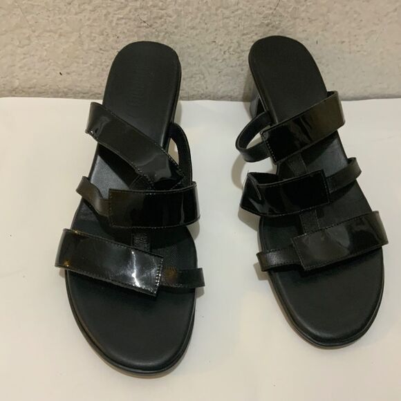 Munro American black sandals 9 M - Picture 3 of 10